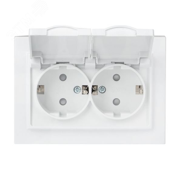 Купить Минск Розетка 2-местная СП с/з с крышкой 16А белаяс защ. штор. IP44 в Казани Минск Розетка 2-местная СП с/з с крышкой 16А белаяс защ. штор. IP44