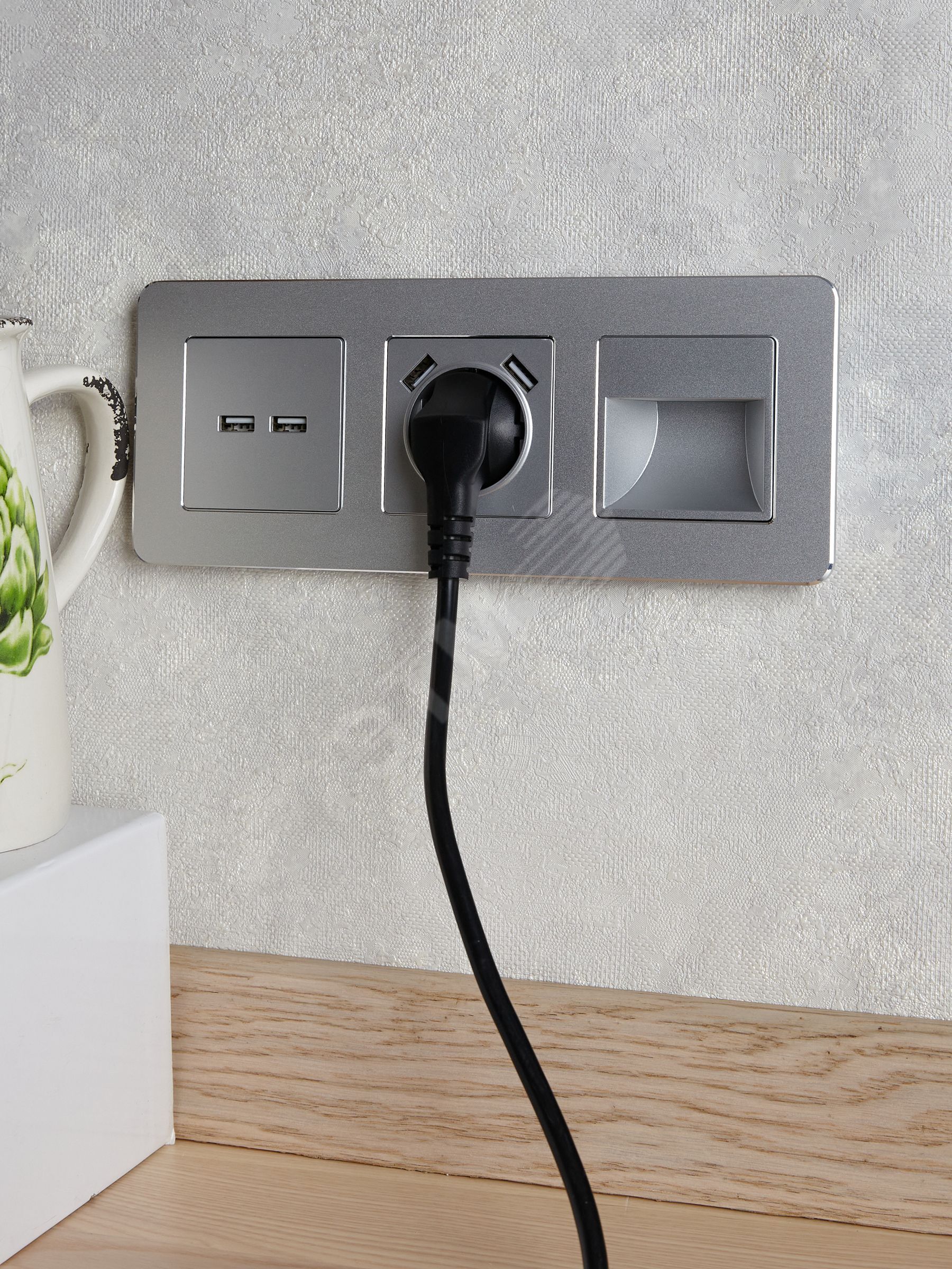 Купить BRITE Розетка USB A+A 3.1А РЮ10-1-БрА алюминий в Казани BRITE Розетка USB A+A 3.1А РЮ10-1-БрА алюминий