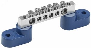 Шина N ноль на двух угловых изоляторе Ni ШНИ-6х9-6-У2-С IEK