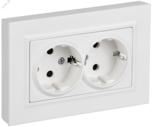 BRITE Розетка 2-местная с заземлением с защитными шторками плоская 16А в сборе РСшПл12-3-БрАБ арктический белый IEK