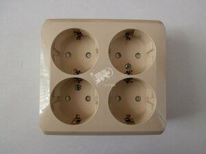 ЭТЮД Розетка четырехместная наружная с заземлением со шторками 16А 250B кремовая