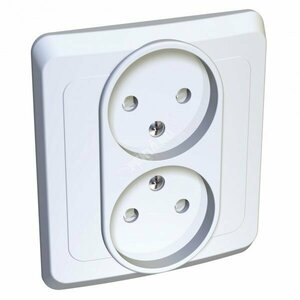 ЭТЮД Розетка двойная скрытая без заземления со шторками белая