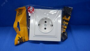 BRITE Розетка 1-местная с заземлением с защитными шторками 16А в сборе РСР14-1-0-БрБ белый IEK