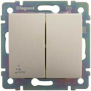 VALENA Переключатель двухклавишный на 2 направления 10A IP44 слоновая кость